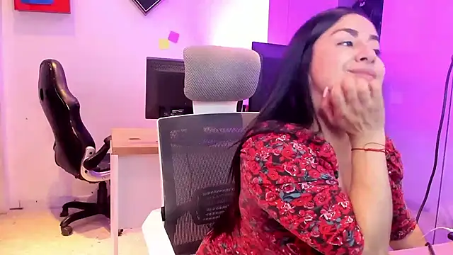 Snapshot of Kimkalifa_ chatting on 10.17.25 Kimkalifa online show from 10.17.25