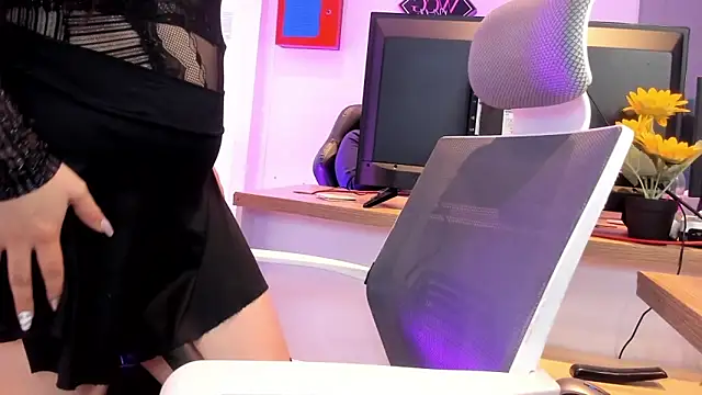 Snapshot of Kimkalifa_ chatting on 11.08.25 Kimkalifa online show from 11.08.25