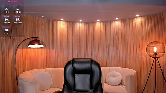 Snapshot of ChloePreston_ chatting on 12.18.24 ChloePreston online show from 12.18.24