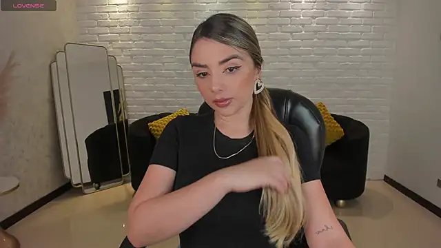 Snapshot of ChloePreston_ chatting on 01.06.25 ChloePreston online show from 01.06.25