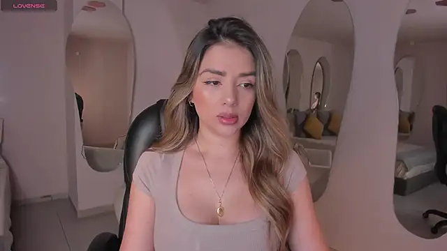 Snapshot of ChloePreston_ chatting on 03.04.25 ChloePreston online show from 03.04.25