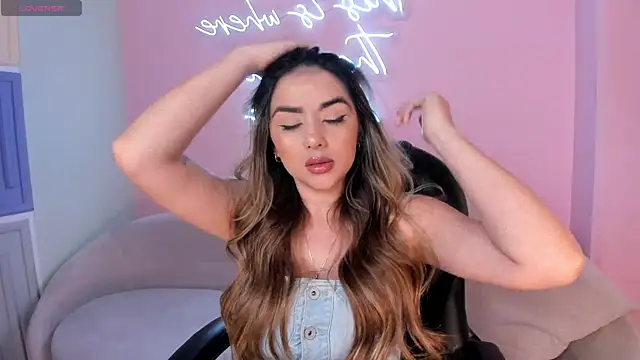 Snapshot of ChloePreston_ chatting on 03.14.25 ChloePreston online show from 03.14.25