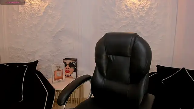 Snapshot of ChloePreston_ chatting on 02.08.26 ChloePreston online show from 02.08.26