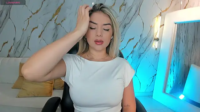 Snapshot of ChloePreston_ chatting on 02.09.26 ChloePreston online show from 02.09.26