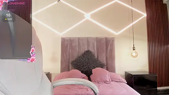 Snapshot of BellaClaiir chatting on 02.12.26 BellaClaiir online show from 02.12.26