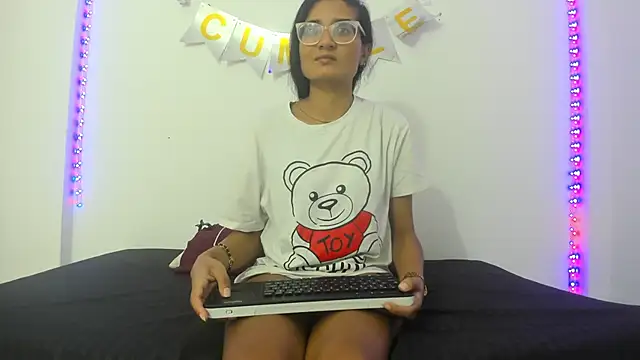 valentina lov online show from 02.25.25