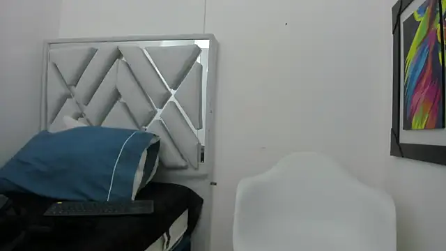 leslyylove online show from 01.22.25