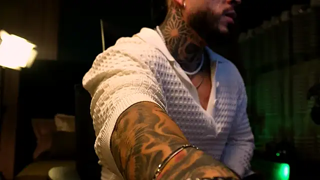 LeoSalvatore  online show from 03.14.25