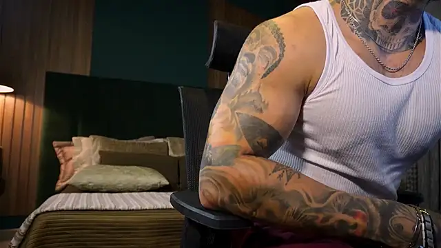 LeoSalvatore  online show from 03.23.25