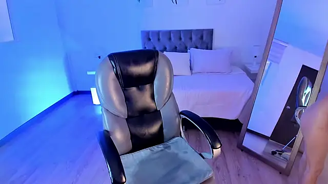 Snapshot of Tamy_edwards chatting on 02.13.25 Tamy edwards online show from 02.13.25