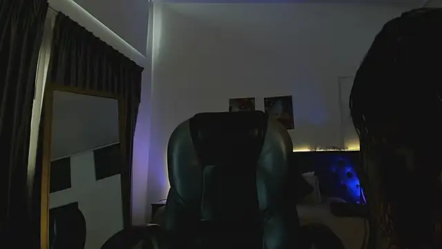 Snapshot of Tamy_edwards chatting on 10.04.25 Tamy edwards online show from 10.04.25