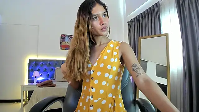 Snapshot of Tamy_edwards chatting on 10.25.25 Tamy edwards online show from 10.25.25