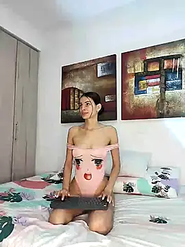 cuteluci  online show from 12.18.24