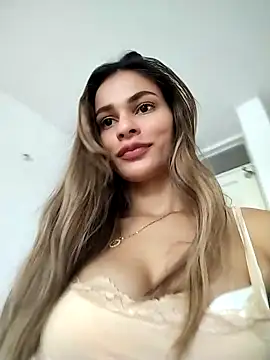 Snapshot of cuteluci_ chatting on 09.28.25 cuteluci online show from 09.28.25