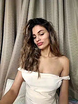 Snapshot of cuteluci_ chatting on 09.29.25 cuteluci online show from 09.29.25