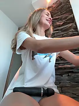 cuteluci  online show from 03.10.26