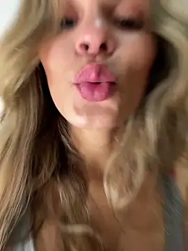 cuteluci  online show from 03.31.26