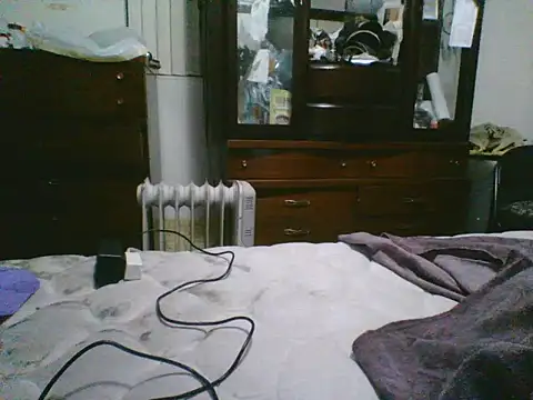 Snapshot of Emilylyn2501 chatting on 10.19.25 Emilylyn2501 online show from 10.19.25