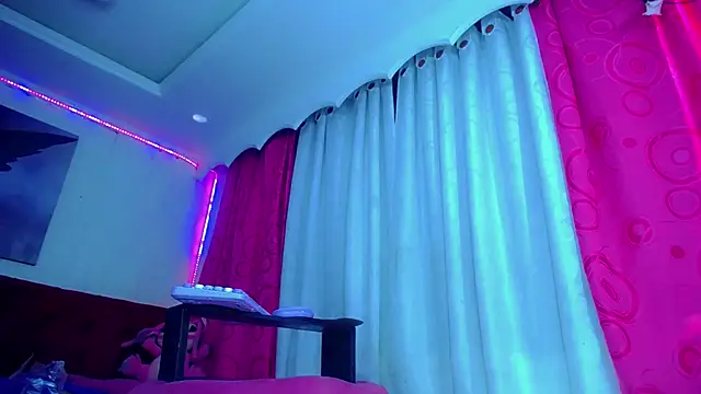 NahomiCamper online show from 09.24.25