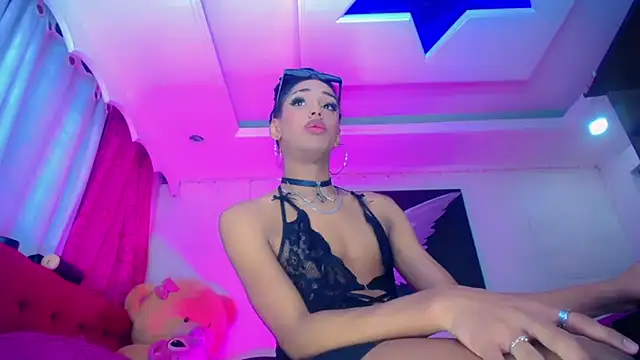 NahomiCamper online show from 12.22.25