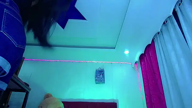 NahomiCamper online show from 03.24.26