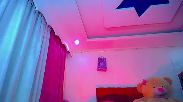 NahomiCamper online show from 04.17.26