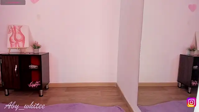 Snapshot of AbyWhitee chatting on 09.24.25 AbyWhitee online show from 09.24.25