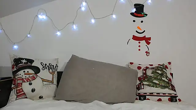 Snapshot of SweetMaddy888 chatting on 12.14.24 SweetMaddy888 online show from 12.14.24