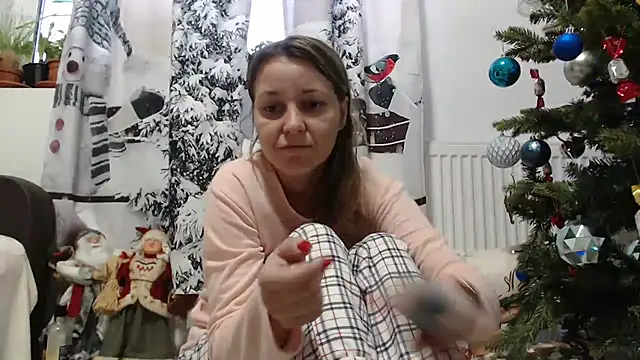 Snapshot of SweetMaddy888 chatting on 12.26.24 SweetMaddy888 online show from 12.26.24