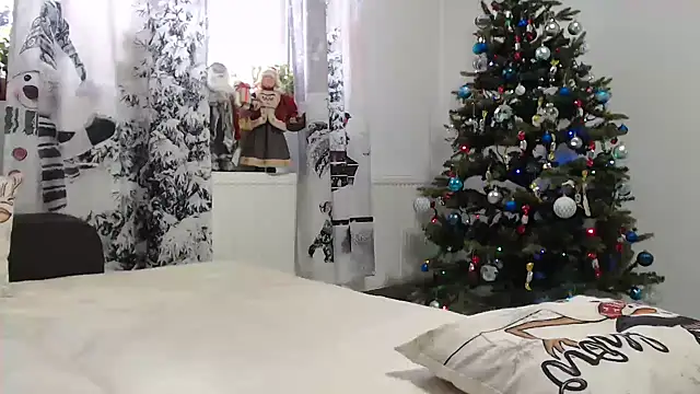 Snapshot of SweetMaddy888 chatting on 12.29.24 SweetMaddy888 online show from 12.29.24