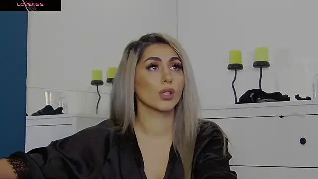 Snapshot of CelineMeyerr chatting on 10.04.25 CelineMeyerr online show from 10.04.25