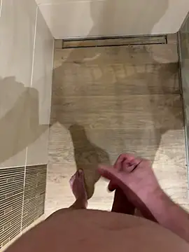 Snapshot of rundum40 chatting on 12.10.24 rundum40 online show from 12.10.24