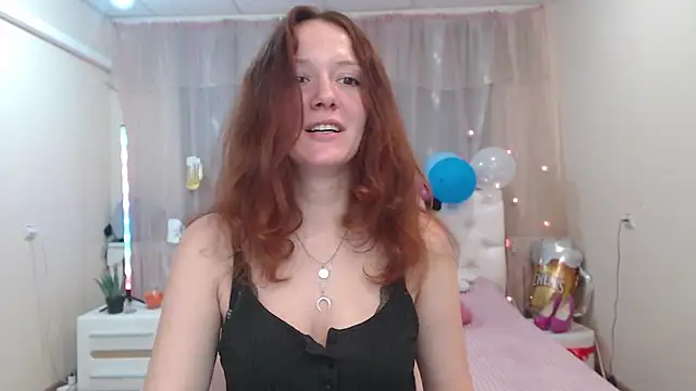 Snapshot of BarbaraStily chatting on 09.23.25 BarbaraStily online show from 09.23.25