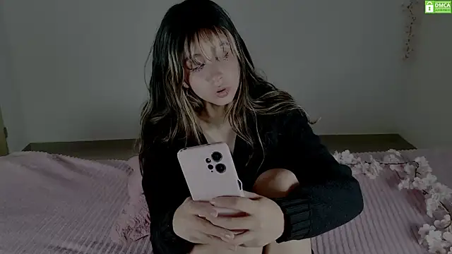 Snapshot of fairybel chatting on 03.13.25 fairybel online show from 03.13.25