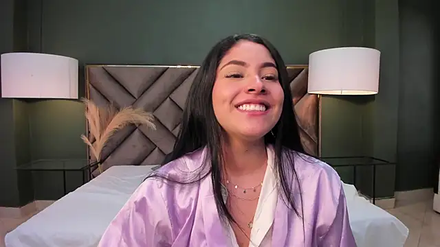 Mia Elowen online show from 02.14.25