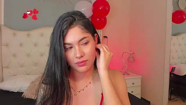Mia Elowen online show from 02.15.25