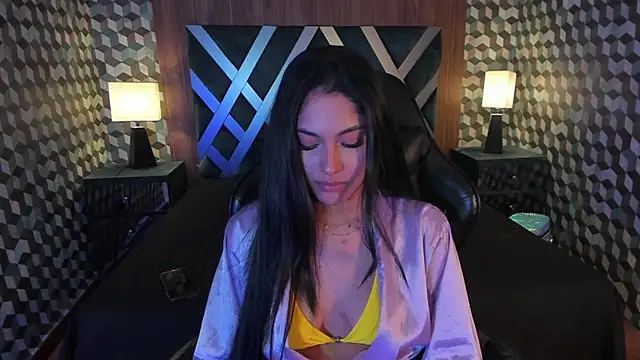 Mia Elowen online show from 02.22.25