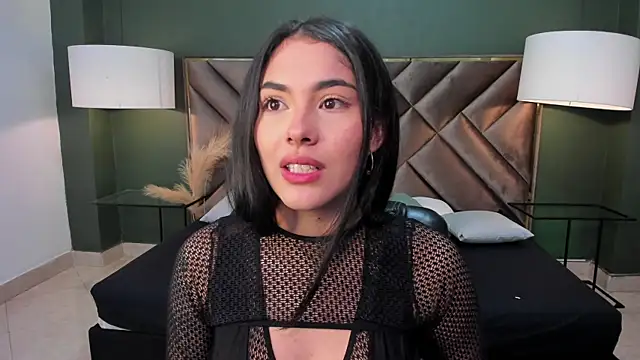 Mia Elowen online show from 02.26.25
