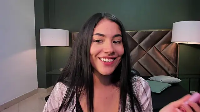 Mia Elowen online show from 02.27.25