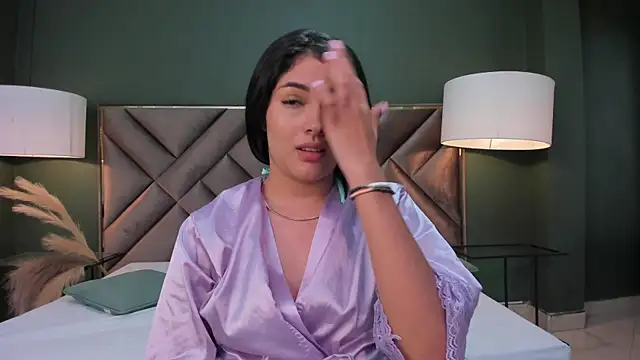 Mia Elowen online show from 03.06.25