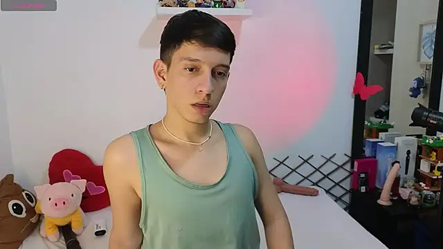 Snapshot of milky__boy_ chatting on 02.08.26 milky boy online show from 02.08.26