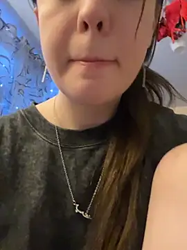 Lynn Eleanor online show from 04.07.26