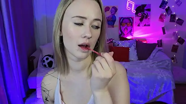 SashaBrooks online show from 10.16.25