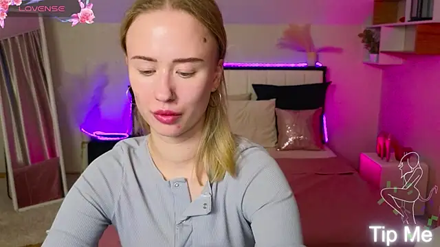 SashaBrooks online show from 11.26.25