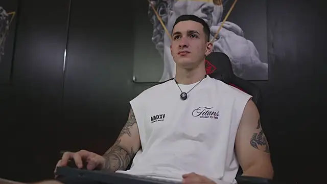 Snapshot of JacksonOlsenn chatting on 02.01.26 JacksonOlsenn online show from 02.01.26