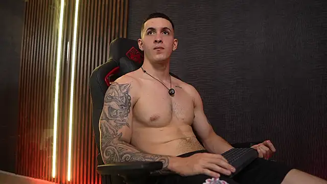 Snapshot of JacksonOlsenn chatting on 02.27.26 JacksonOlsenn online show from 02.27.26