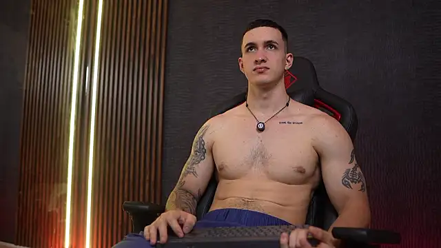 Snapshot of JacksonOlsenn chatting on 03.02.26 JacksonOlsenn online show from 03.02.26