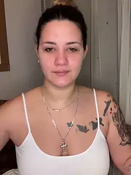 Snapshot of susanahart chatting on 12.12.24 susanahart online show from 12.12.24