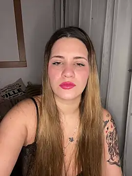 Snapshot of susanahart chatting on 12.22.24 susanahart online show from 12.22.24