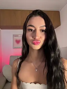 maddy bronw  online show from 11.25.25